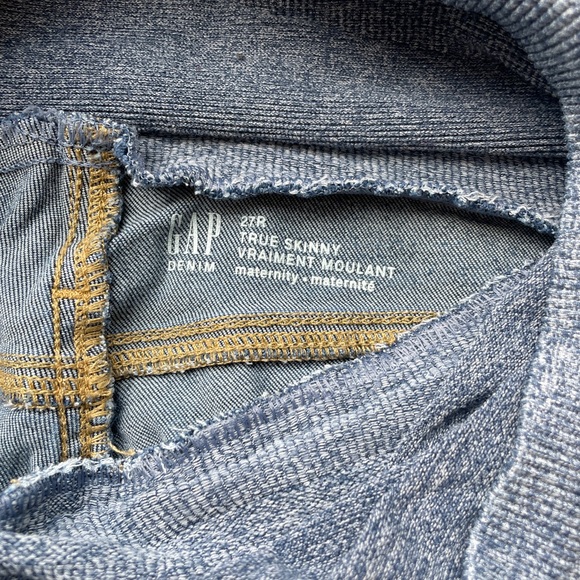 Gap true skinny full panel maternity jeans. - Picture 5 of 5